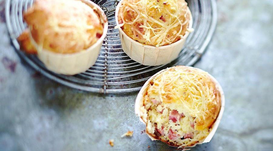 Petits muffins lardons, fromage, moutarde 