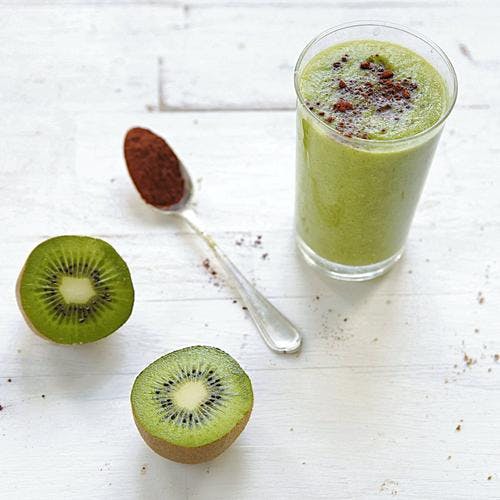 Smoothie courgette, kiwi, cacao, pomme 