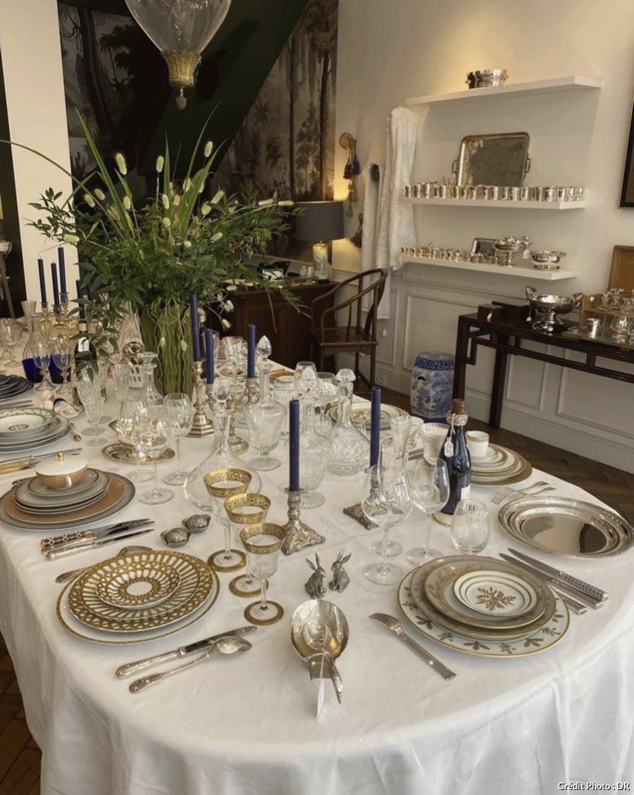 Table dressée avec les produits français d'Ensemble à Table (linge de maison, vaisselle, couverts...) 