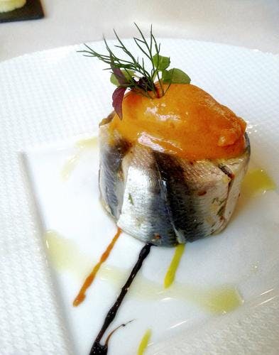 Moelleux de sardines, fondue de poivrons, sorbet tomate
