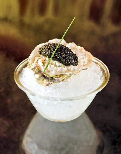 Tartare de bar sauvage aux huîtres et au caviar