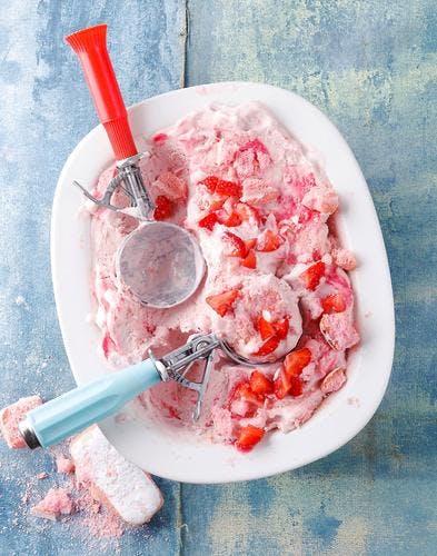 Crème glacée façon charlotte aux fraises