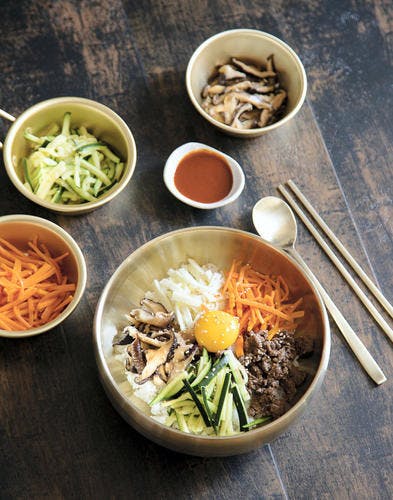 Bibimbap (bol de riz et légumes, recette coréenne)