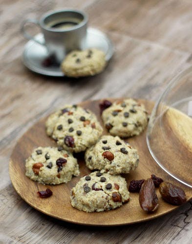 Cookies sans cuisson aux fruits secs et pépites de chocolat