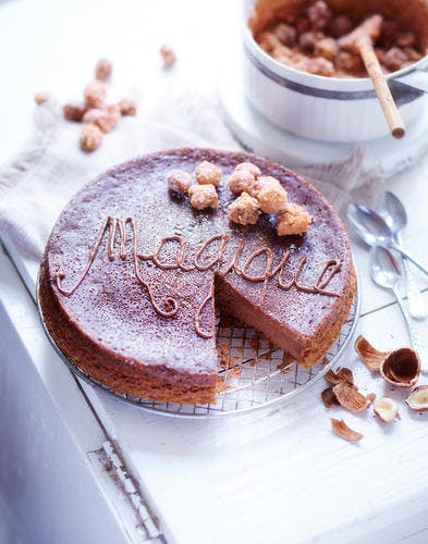 Gâteau magique au Nutella et noisettes