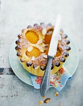 Cheesecake aux abricots et amandes effilées