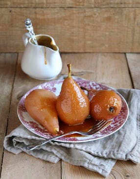 Poires et coulis d'abricot