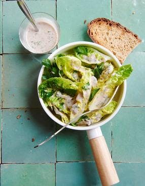 Salade de sucrines et sa vinaigrette à l’anchois