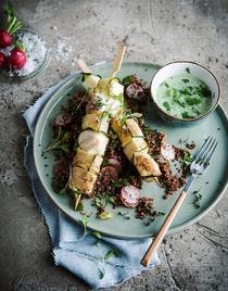 Brochettes de skrei, salade de quinoa et radis
