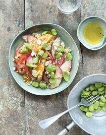 salade de boulghour, tomates, fèves et pêches