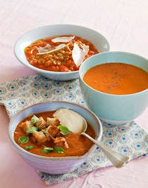 Soupe aux tomates confites et basilic
