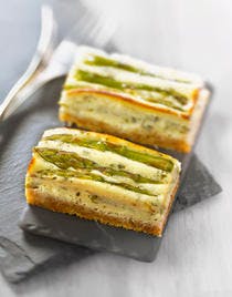 Cheese-cake aux asperges et pecorino
