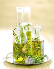Huile d'olive aromatisée au thym et romarin