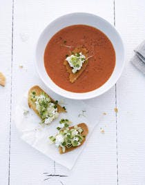 Soupe à la tomate et crostinis