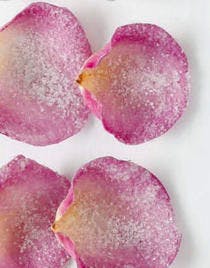 Pétales de roses cristallisés