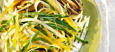 Linguines aux palourdes et spaghettis de légumes