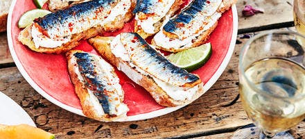 Toasts aux sardines piri-piri
