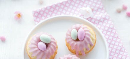 Mini-gâteaux façon nids de Pâques