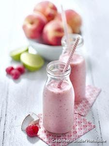 Milkshake pêche-framboises