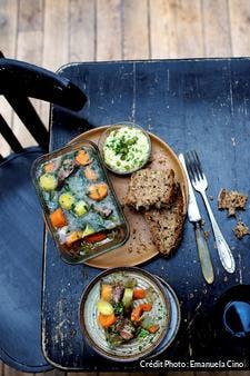 Terrine de pot-au-feu aux herbes, sauce gribiche