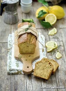 Gâteau au mascarpone, citron, thym et huile d'olive