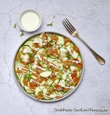 Carpaccio de saumon et courgettes, sauce au yaourt et aneth