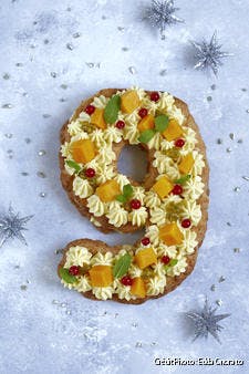 Gâteau chiffre aux fruits exotiques