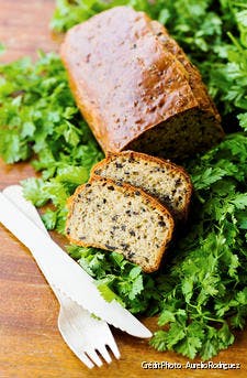 Cake au pastis et aux olives