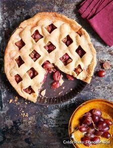 Tourte ajourée aux raisins rouges