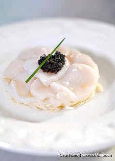 Carpaccio de st jacques chou blanc et caviar