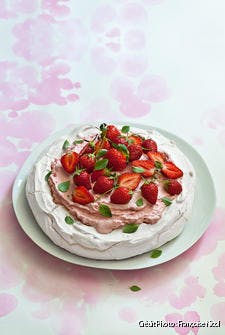 r60_pavlova-glacee-fraises-basilic_fn.jpg 