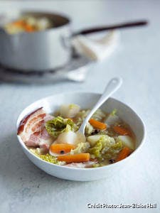 Soupe de chou au lard fumé