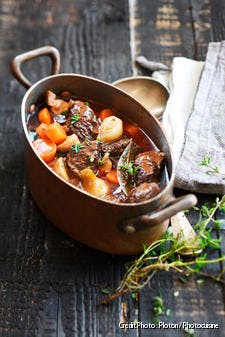 Porc au vin blanc, carottes et oignons