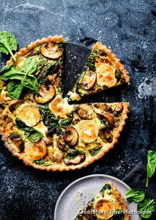 Quiche aux épinards, champignons et fromage de chèvre